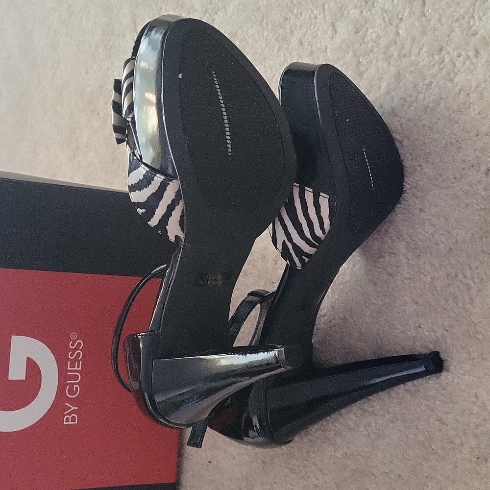 Guess Pump Heels - Picture 7 of 13